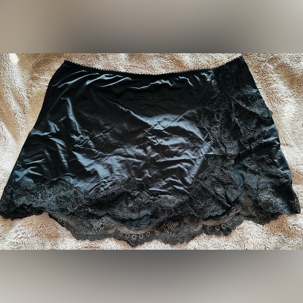 Skims Black Lace Trim Slip skirt